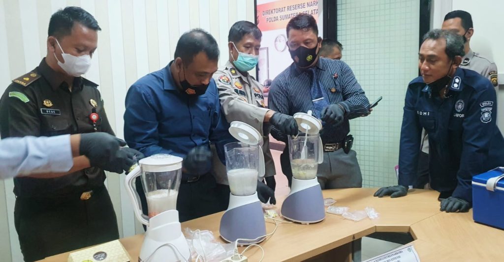 Ditrenarkoba Polda Sumsel Blender 1 5 Kg Sabu Dan 235 Ekstasi