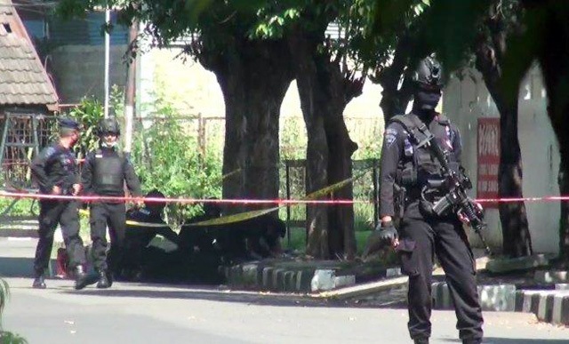 Bom Palsu di Depan Rumah Ahmad Yani Bikin Warga Cemas, Polri Buru Pelaku 2 Radar Berita Indonesia