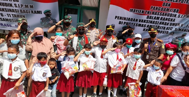Kapolda Sumut Tinjau Vaksinasi Covid-19 Bagi Anak Usia 6-11 Tahun di Samosir 2 Radar Berita Indonesia