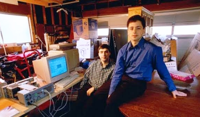 Larry Page dan Sergey Brin pendiri Google ini bahkan pernah melakukan uji coba pembuatan situs web serta penggunaan terjemahan HTML.