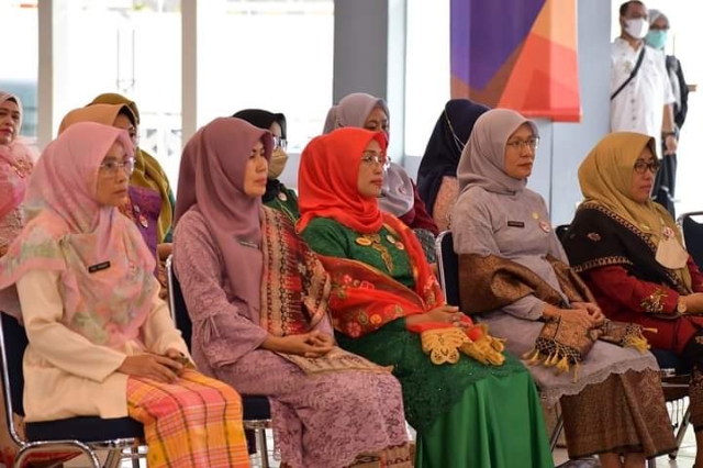 Wali Kota Padang Hendri Septa menyampaikan arahan sebanyak 86 orang pejabat di lingkup kerjanya yang telah dilantik.