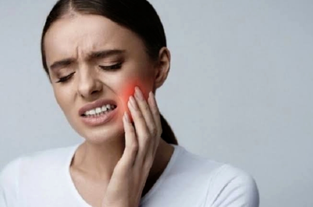Obat sakit gigi berlubang secara alami.