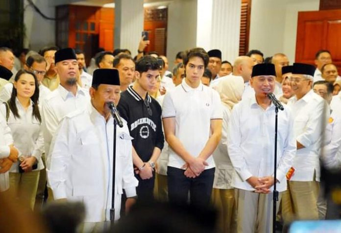 Mochamad Iriawan atau Iwan Bule telah resmi bergabung dan dilantik sebagai Wakil Ketua Dewan Pembina Partai Gerindra sejak pada hari, Kamis (27/4/2023).