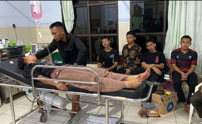 Korban kecelakaan bus yang jatuh ke jurang di kilometer 4 Toboli jalur Kebun Kopi masih menjalani perawatan intensif di Rumah Sakit (RS) Anuntaloko Parigi Korban kecelakaan bus yang jatuh ke jurang di kilometer 4 Toboli jalur Kebun Kopi masih menjalani perawatan intensif di Rumah Sakit (RS) Anuntaloko Parigi