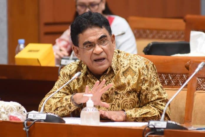 Berdasarkan laporan yang diterima, banyak WNA di Bali melakukan sikap dan perilaku yang meresahkan sekaligus merusak. Demikian pernyataan tersebut disampaikan oleh Anggota Komisi X DPR Andreas Hugo Pareira secara tertulis kepada Parlementaria, pada hari Selasa (30/5/2023). Berdasarkan laporan yang diterima, banyak WNA di Bali melakukan sikap dan perilaku yang meresahkan sekaligus merusak. Demikian pernyataan tersebut disampaikan oleh Anggota Komisi X DPR Andreas Hugo Pareira secara tertulis kepada Parlementaria, pada hari Selasa (30/5/2023).