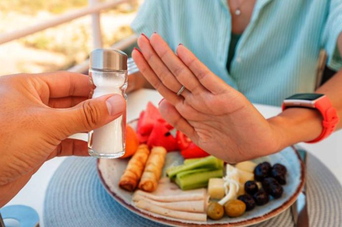 Diet garam merupakan diet untuk mengatur jumlah asupan garam yang dikonsumsi.