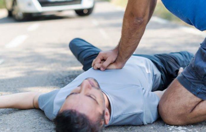 CPR adalah prosedur penyelamatan nyawa dalam kondisi darurat saat pernapasan atau detak jantung seseorang terhenti, contoh kasusnya seseorang terkena serangan jantung, hampir tenggelam dan kecelakaan. CPR adalah prosedur penyelamatan nyawa dalam kondisi darurat saat pernapasan atau detak jantung seseorang terhenti, contoh kasusnya seseorang terkena serangan jantung, hampir tenggelam dan kecelakaan.