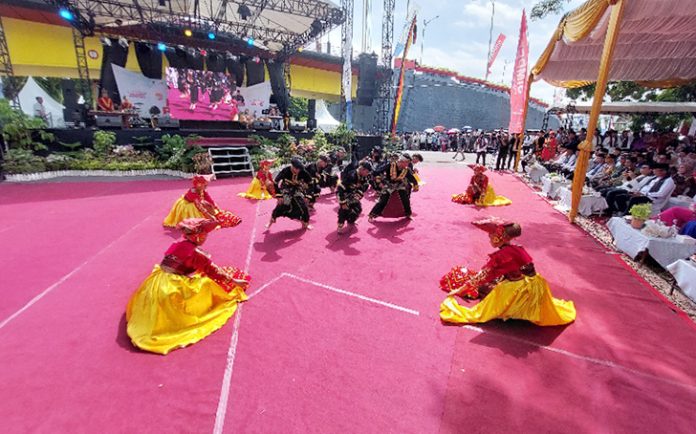 Festival Muaro Padang menandai transformasi Sungai Batang Arau menjadi destinasi wisata baru yang menjanjikan.
