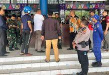 Bentrokan terjadi antara Brimob Polri dengan prajurit TNI Angkatan Laut (AL) di Pelabuhan Sorong, Papua Barat Daya. Lima korban luka-luka pun dilarikan ke rumah sakit.