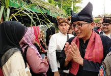 Wali Kota Padang Hendri Septa menyampaikan Festival rakyat Muaro Padang, merupakan yang kedua kalinya kita selenggarakan. Festival ini, kita gelar sepanjang kawasan kota tua dan Batang Arau, pada tanggal 19 sampai 21 April 2024.
