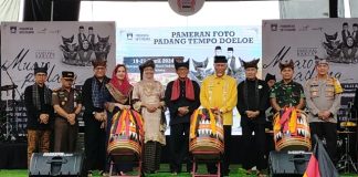 Pembukaan festival rakyat muaro Padang yang dipusatkan di sepanjang kawasan Batang Arau dan Kota Tua itu, berlangsung pecah dan meriah.
