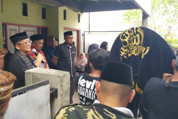 Dalam sambutannya pelepasan jenazah, Hendri Septa Datuak Alam Batuah menyampaikan setiap musibah kematian itu adalah pelajaran bagi setiap umat manusia. Kafabilmauti wa idzho. Cukuplah kematian itu menjadi pelajaran bagi seluruh manusia.