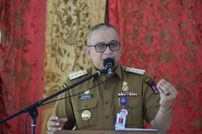 Di bidang teknologi, Andree berupaya mengembangkan smart city melalui implementasi sistem informasi yang dapat memudahkan manajemen kota dan meningkatkan kualitas layanan publik.
