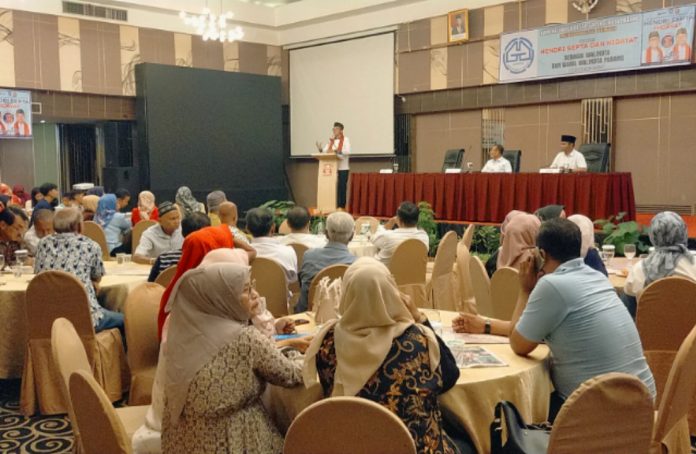 Keluarga besar Gabungan Pelaksana Konstruksinya Nasional Indonesia (Gapensi) Kota Padang dan Sumatera Barat secara resmi menyatakan dukungan penuh kepada pasangan calon (paslon) Wali Kota Hendri Septa dan Wakil Wali Kota Hidayat, yang merupakan paslon nomor urut 3 dalam Pilkada 2024. Keluarga besar Gabungan Pelaksana Konstruksinya Nasional Indonesia (Gapensi) Kota Padang dan Sumatera Barat secara resmi menyatakan dukungan penuh kepada pasangan calon (paslon) Wali Kota Hendri Septa dan Wakil Wali Kota Hidayat, yang merupakan paslon nomor urut 3 dalam Pilkada 2024.