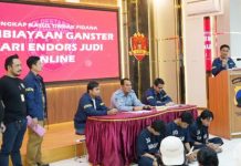 Berita ini mengungkap adanya hubungan antara kelompok gangster remaja di Semarang dengan situs judi online yang memberikan pembiayaan untuk aktivitas mereka.