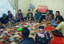 Kehadiran Sekretaris Komisi IV DPRD Kota Padang Erianto didampingi oleh Dedi Azhari Malin Sampono disambut antusias oleh persatuan arisan rang sumando tampak kamuniang saiyo di RT.03/RW.01, Kelurahan Kuranji, Kota Padang.