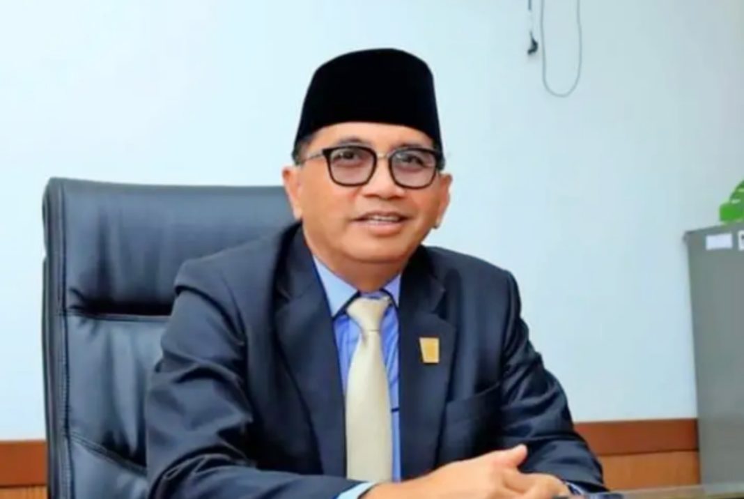 Wakil Ketua DPRD Kota Padang, Mastilizal Aye, SH menyampaikan Selamat Hari Bela Negara kepada seluruh masyarakat. Momentum ini menjadi pengingat akan pentingnya semangat kebangsaan, persatuan, dan cinta tanah air dalam setiap langkah kehidupan.