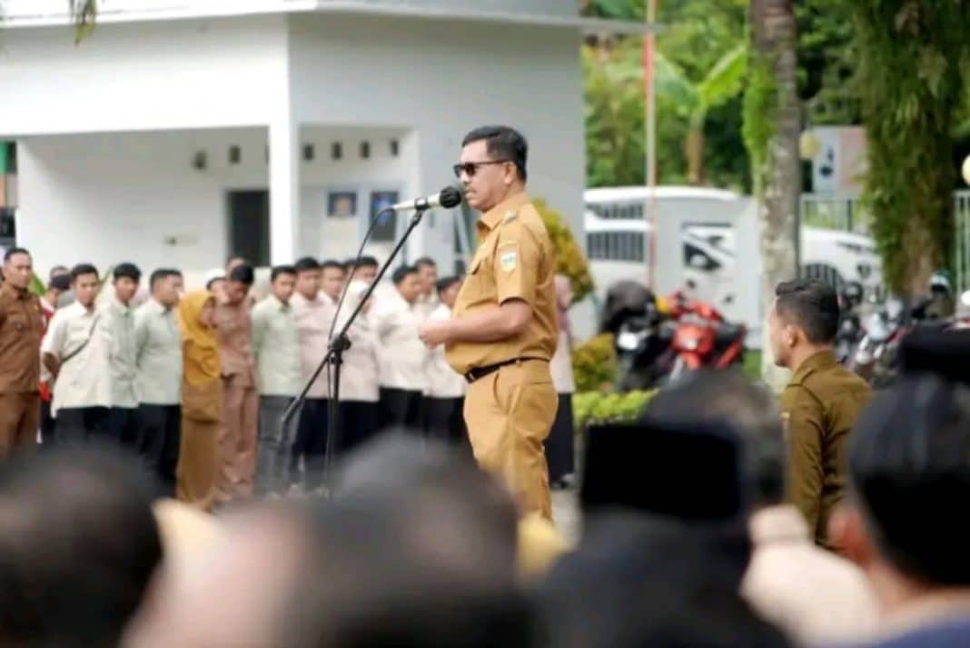 Langkah Bupati Solok Selatan Khairunas ini tidak hanya bertujuan untuk meningkatkan motivasi kerja para jorong, tetapi juga memperkuat upaya pemerintah daerah dalam meningkatkan Pendapatan Asli Daerah (PAD).
