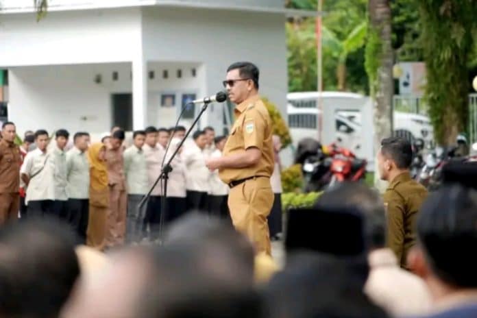 Langkah Bupati Solok Selatan Khairunas ini tidak hanya bertujuan untuk meningkatkan motivasi kerja para jorong, tetapi juga memperkuat upaya pemerintah daerah dalam meningkatkan Pendapatan Asli Daerah (PAD).