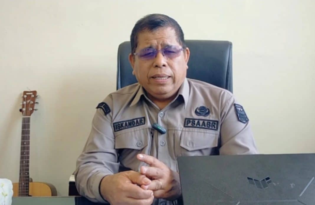 Iskandar adalah Kepala Unit Pelaksana Teknis Daerah (UPTD) Panti Sosial Asuhan Anak Bina Remaja (PSAABR) 