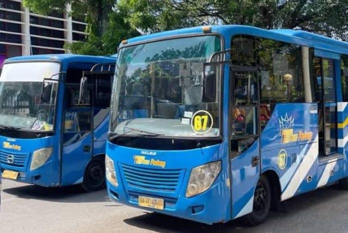 Pemerintah Kota (Pemko) Padang sedang menangani persoalan terkait empat koridor Bus Trans Padang yang berhenti beroperasi pada 1 Januari 2025.
