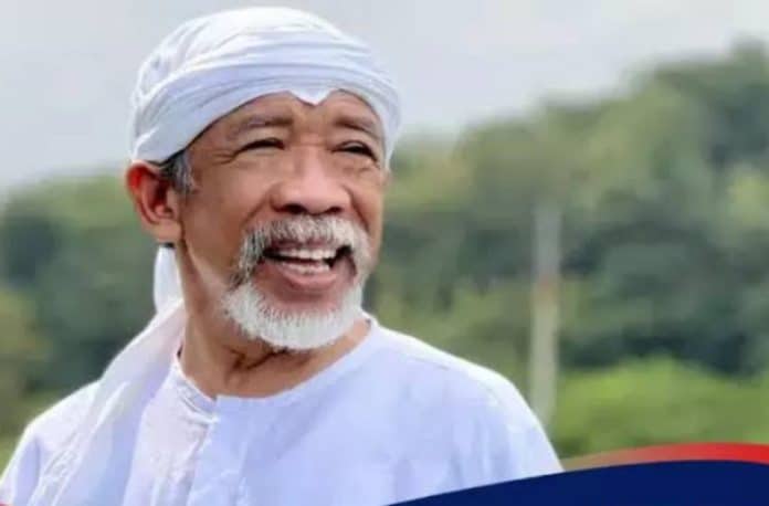 Dunia hiburan Tanah Air kembali berduka dengan berpulangnya komedian Nurul Qomar, atau akrab disapa Abah Qomar, pada Rabu, 8 Januari 2025. Dunia hiburan Tanah Air kembali berduka dengan berpulangnya komedian Nurul Qomar, atau akrab disapa Abah Qomar, pada Rabu, 8 Januari 2025.