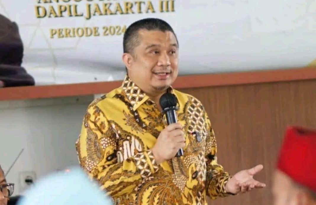 Anggota Komisi XI DPR RI dari Partai Golkar, Erwin Aksa, B.A,. melakukan kegiatan reses di Jakarta Barat untuk mendengarkan langsung aspirasi masyarakat, pada hari Jum'at (17/1/2025).