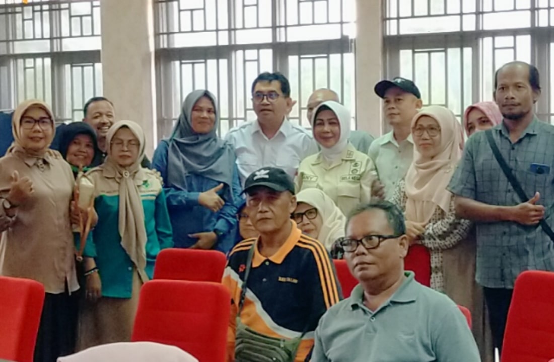 Acara Rapat Koordinasi Pembangunan (Rakorbang) tersebut dihadiri oleh berbagai pihak penting, termasuk Wakil Ketua DPRD Kota Padang, Mastilizal Aye, SH,. Camat Nanggalo, Amrizal Rengganis, S.Sos para Lurah beserta jajarannya, tokoh masyarakat, Ketua RT/RW, dan Bundo Kanduang.