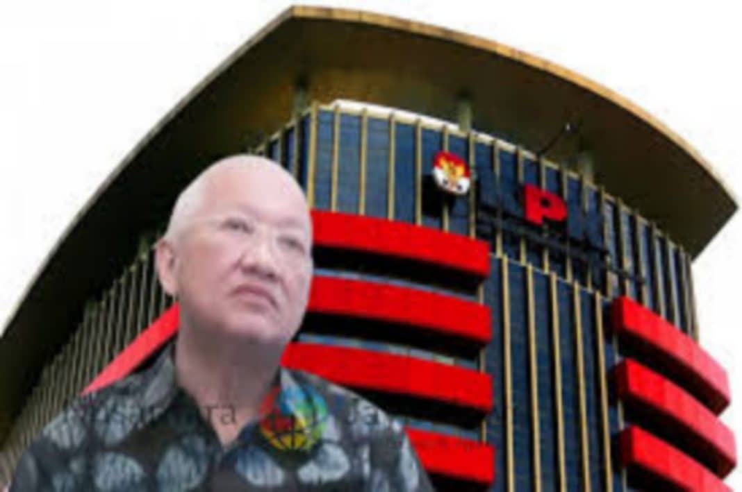 Komisi Pemberantasan Korupsi (KPK) telah menangkap Paulus Tannos, tersangka dalam kasus dugaan korupsi proyek KTP elektronik, yang selama ini menjadi buronan sejak Oktober 2021 di Singapura.