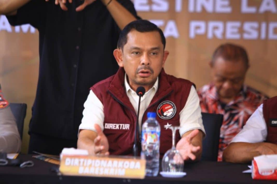 Bareskrim Polri membongkar Clandestine Laboratory tembakau sintetis di Babakan Madang, Sentul, Kabupaten Bogor.
