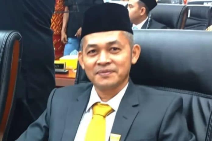 Erianto memang memiliki pengalaman yang signifikan di bidang olahraga. Selain menjabat sebagai Bendahara PBSI Sumbar periode 2020-2024, ia juga merupakan Wakil Bendahara IPSI Kota Padang. Erianto memang memiliki pengalaman yang signifikan di bidang olahraga. Selain menjabat sebagai Bendahara PBSI Sumbar periode 2020-2024, ia juga merupakan Wakil Bendahara IPSI Kota Padang.
