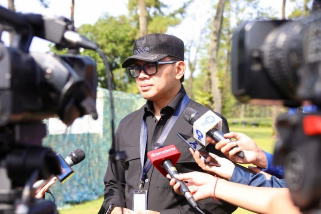 Pernyataan ini disampaikan oleh, Wakil Menteri Dalam Negeri, Bima Arya Sugiarto, melaporkan bahwa tiga kepala daerah peserta retret di Akademi Militer (Akmil) Magelang dilarikan ke RSUD Tidar, Kota Magelang, pada hari, Minggu, 23 Februari 2025.