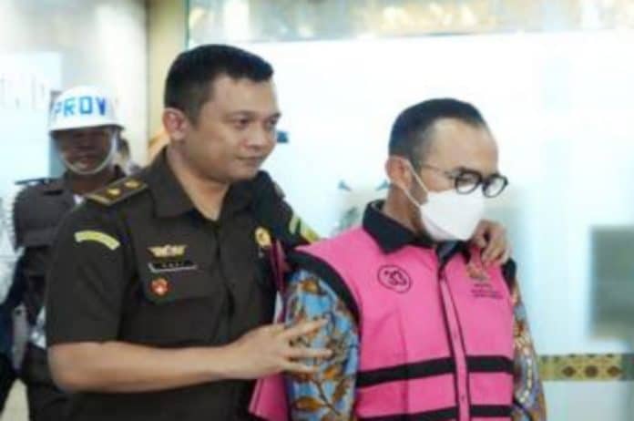 Kejaksaan Agung (Kejagung) telah menetapkan dua tersangka baru dalam kasus dugaan korupsi terkait tata kelola minyak mentah dan produk kilang PT Pertamina (Persero).