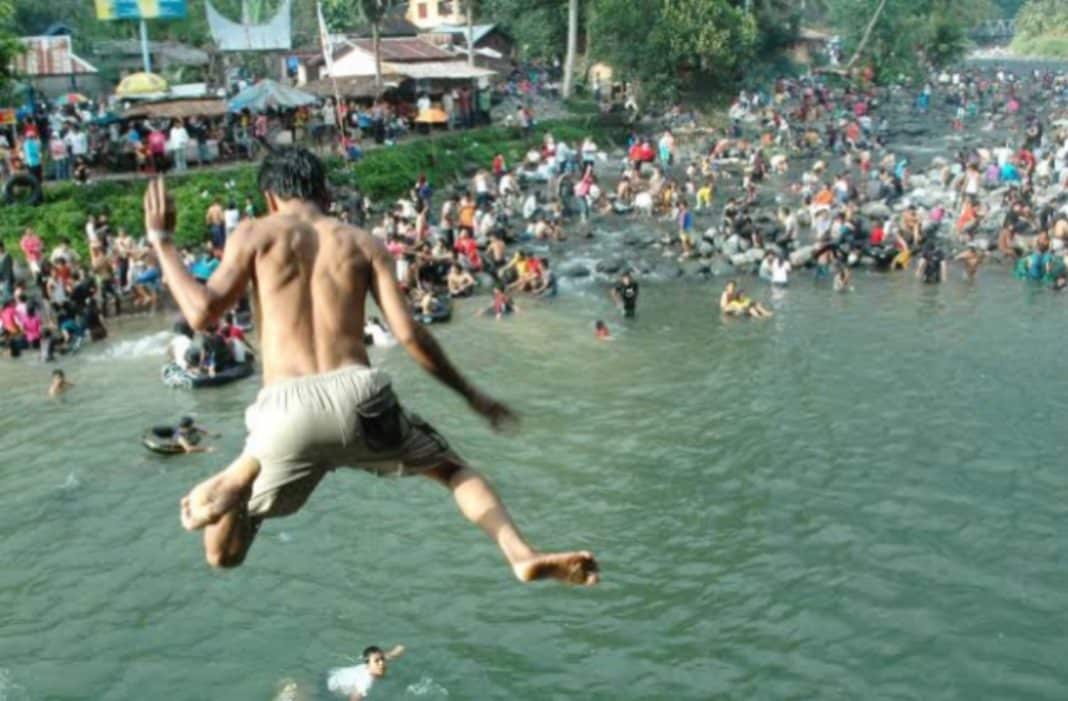 Bulan Ramadan sudah di ambang mata. Biasanya, sebelum memasuki bulan puasa, masyarakat Kota Padang melakukan prosesi 