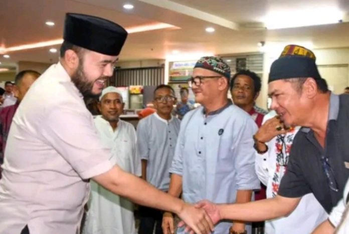 Wali Kota Padang Fadly Amran semakin menegaskan arah kepemimpinannya dengan mengusung pendekatan yang berbasis agama, budaya, dan kearifan lokal dalam membangun Kota Padang.