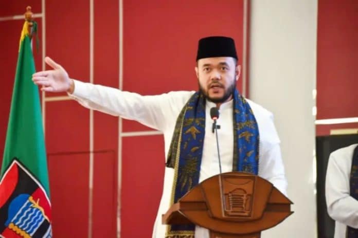 "Nantinya Tim 'Dubalang Kota' akan menegakkan peraturan daerah terutama ketertiban umum di tengah masyarakat," kata Wali Kota Padang, Fadly Amran, pada Rabu (12/3/2025). "Nantinya Tim 'Dubalang Kota' akan menegakkan peraturan daerah terutama ketertiban umum di tengah masyarakat," kata Wali Kota Padang, Fadly Amran, pada Rabu (12/3/2025).