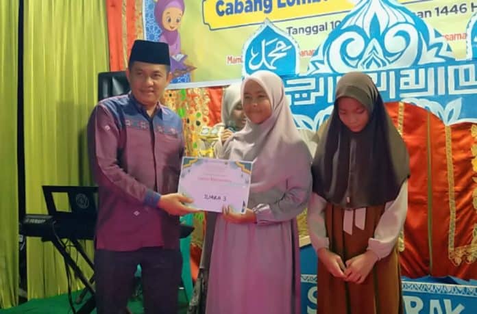 Kegiatan Lomba MTQ, MHQ dan Qasidah Rebanayang berlangsung sejak 10 Maret ini ditutup secara resmi oleh Wakil Ketua DPRD Provinsi Sumatera Barat Evi Yandri Rajo Budiman, S.I.P.