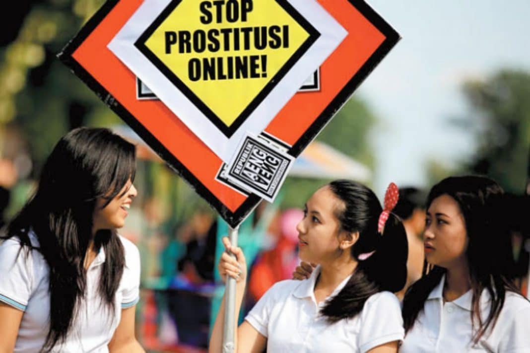 Kasus konten pornografi anak di Indonesia dalam empat tahun terakhir tercatat mencapai 5.500.000. Ini menjadikan Indonesia sebagai peringkat keempat terbesar di dunia dalam kasus tersebut. 