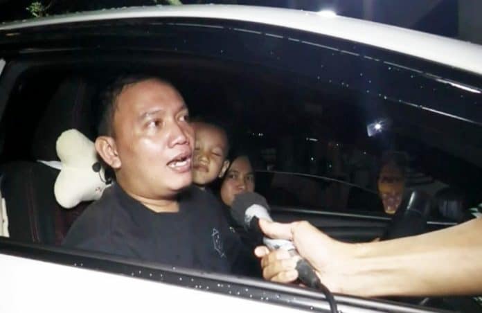 Ardiansyah, salah satu pemudik yang melakukan perjalanan dari Bekasi menuju Surabaya, mengungkapkan bahwa perjalanannya berlangsung lancar. (Poto: Humas Polri). Ardiansyah, salah satu pemudik yang melakukan perjalanan dari Bekasi menuju Surabaya, mengungkapkan bahwa perjalanannya berlangsung lancar. (Poto: Humas Polri).