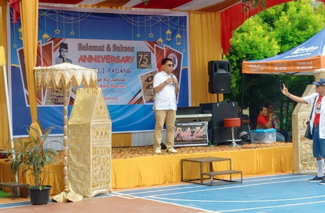 Mastilizal Aye menyampaikan komitmennya untuk mendukung kemajuan sekolah SMPN 1 Padang melalui Dana Pokok Pikiran (Pokir) DPRD.