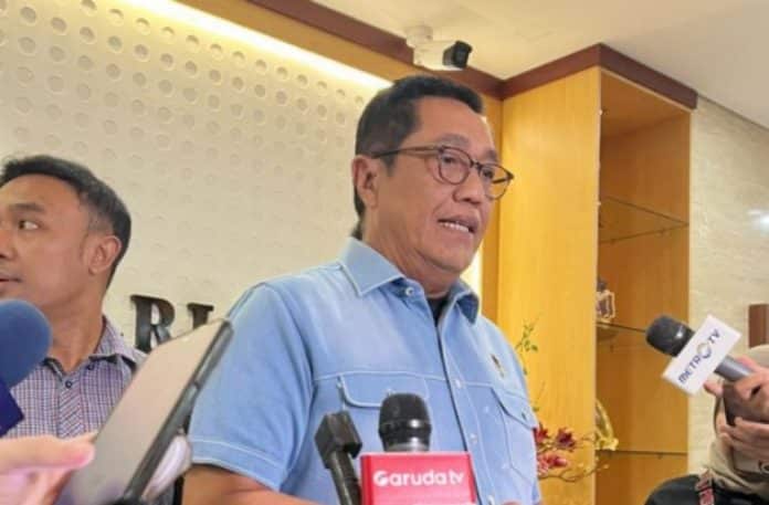 Direktorat Tindak Pidana Umum Bareskrim Polri menetapkan sembilan tersangka kasus pemalsuan 93 sertifikat hak milik (SHM) pagar laut di Desa Segarajaya, Kecamatan Tarumajaya, Kabupaten Bekasi, Provinsi Jawa Barat. Direktorat Tindak Pidana Umum Bareskrim Polri menetapkan sembilan tersangka kasus pemalsuan 93 sertifikat hak milik (SHM) pagar laut di Desa Segarajaya, Kecamatan Tarumajaya, Kabupaten Bekasi, Provinsi Jawa Barat.