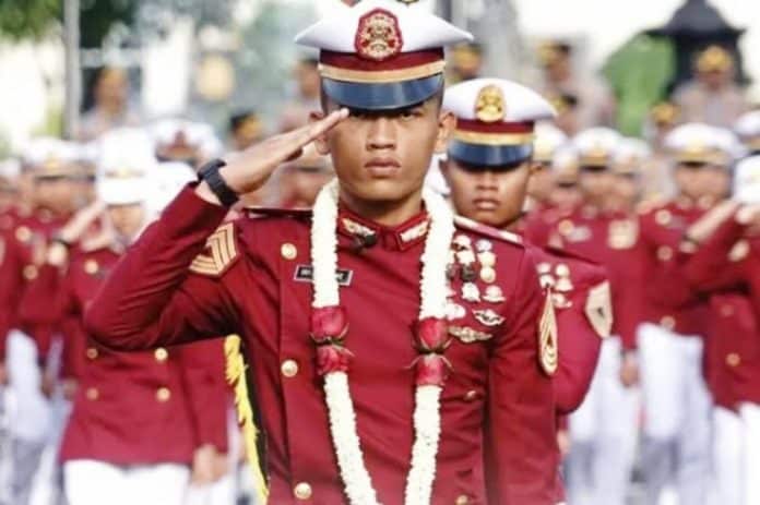 Rekrutmen Taruna Akademi Kepolisian (Akpol) Tahun Anggaran 2025 mengusung prinsip Bersih, Transparan, Akuntabel, dan Humanis (BETAH) sebagai wujud komitmen Polri dalam mewujudkan proses seleksi yang adil dan berintegritas. Rekrutmen Taruna Akademi Kepolisian (Akpol) Tahun Anggaran 2025 mengusung prinsip Bersih, Transparan, Akuntabel, dan Humanis (BETAH) sebagai wujud komitmen Polri dalam mewujudkan proses seleksi yang adil dan berintegritas.