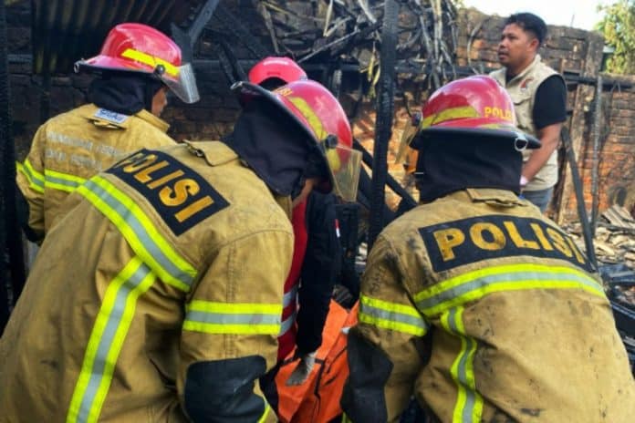 Kebakaran kembali terjadi di wilayah Balikpapan Selatan, tepatnya di Gang Tenan 2, RT 09 Nomor 04, Kelurahan Sepinggan, pada Kamis (17/4/2025) sekitar pukul 14.56 WITA. Kebakaran kembali terjadi di wilayah Balikpapan Selatan, tepatnya di Gang Tenan 2, RT 09 Nomor 04, Kelurahan Sepinggan, pada Kamis (17/4/2025) sekitar pukul 14.56 WITA.