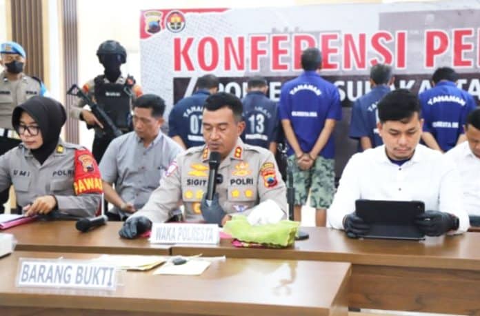 Polresta Surakarta berhasil mengungkap kasus tindak pidana perjudian jenis capsa yang dilakukan oleh empat orang warga Petoran, Kelurahan Jebres, Kecamatan Jebres, Kota Surakarta.