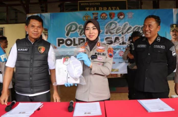 Satuan Reserse Kriminal (Satreskrim) Polres Salatiga berhasil mengungkap kasus tindak pidana penipuan atau penggelapan terkait mafia tanah yang terjadi di Perum Cluster Nirwana Blok B3, Kelurahan Tingkir Lor, Kecamatan Tingkir, Kota Salatiga. Satuan Reserse Kriminal (Satreskrim) Polres Salatiga berhasil mengungkap kasus tindak pidana penipuan atau penggelapan terkait mafia tanah yang terjadi di Perum Cluster Nirwana Blok B3, Kelurahan Tingkir Lor, Kecamatan Tingkir, Kota Salatiga.