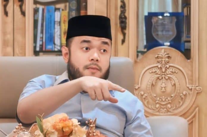 Wali Kota Padang, Fadly Amran, memberikan pernyataan resmi terkait dugaan perselingkuhan antara Camat Padang Selatan berinisial AMP dengan seorang staf kecamatan berinisial NG.
