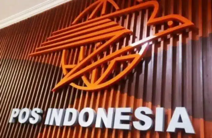 Ratusan pensiunan karyawan PT Pos Indonesia menggelar aksi damai di depan Kantor Pos Indonesia Cabang Utama Padang, di Jalan Bagindo Aziz Chan, Jumat pagi (2/5/2025).