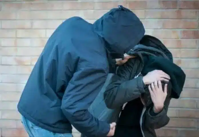Seorang remaja berinisial MI menjadi korban penganiayaan brutal oleh sekelompok pemuda di Desa Lengkongjaya, Kecamatan Pamanukan, Kabupaten Subang, pada Minggu dini hari, 11 Mei 2025. (Foto Ilustrasi) Seorang remaja berinisial MI menjadi korban penganiayaan brutal oleh sekelompok pemuda di Desa Lengkongjaya, Kecamatan Pamanukan, Kabupaten Subang, pada Minggu dini hari, 11 Mei 2025. (Foto Ilustrasi)