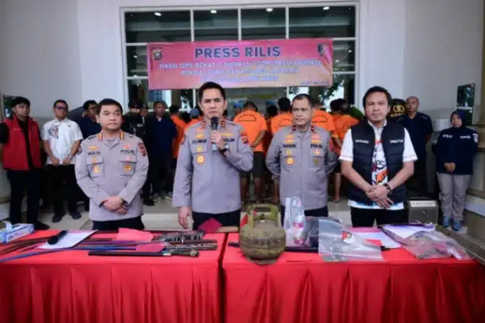 Polda Jambi bersama 10 Polres jajaran berhasil mengamankan 274 pelaku premanisme selama pelaksanaan Operasi Penyakit Masyarakat (Pekat) Siginjai 2025 yang digelar sejak 1 hingga 14 Mei.