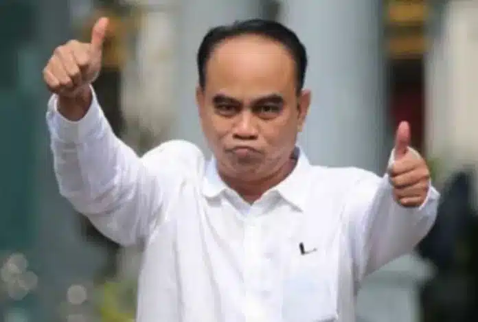 Kapolri Jenderal Listyo Sigit Prabowo mengatakan mantan Menkominfo Budi Arie Setiadi sudah pernah dipanggil untuk diperiksa terkait kasus judi online. Kapolri Jenderal Listyo Sigit Prabowo mengatakan mantan Menkominfo Budi Arie Setiadi sudah pernah dipanggil untuk diperiksa terkait kasus judi online.